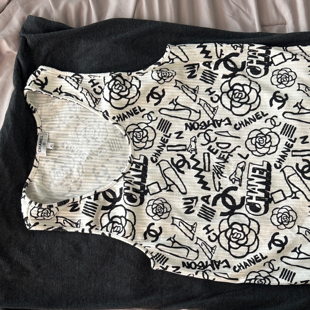 CHANEL Monochrome Graphic Tank